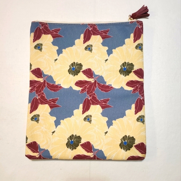 Rachel Pally Blue and Cream Floral Cosmetic Bag - Picture 1 of 9